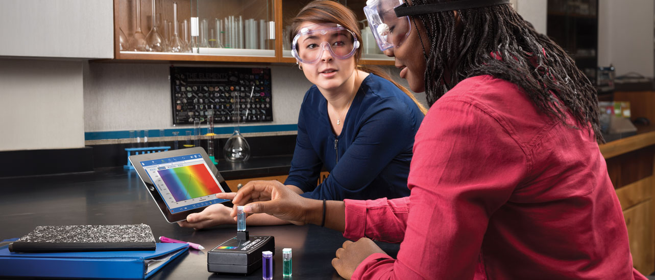Incorporating Tech in Chemistry Labs Banner